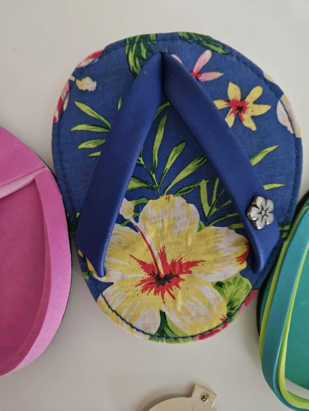 DRINKWEAR 4-Piece Flip Flop Coaster Set